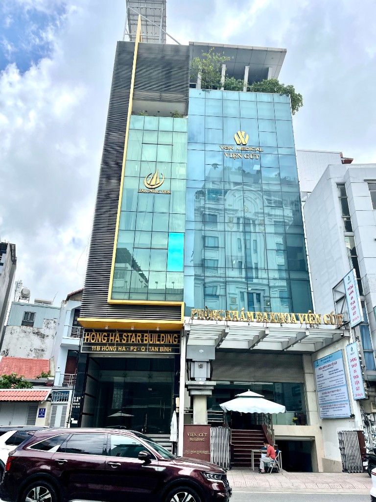 Mặt tiền tòa nhà văn phòng Hồng Hà Star Building 11B Hồng Hà